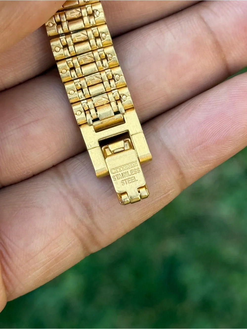 CITIZEN Gold Tone women’s Classic Petite Dress/Cocktail Watch, Quartz - Picture 4 of 8